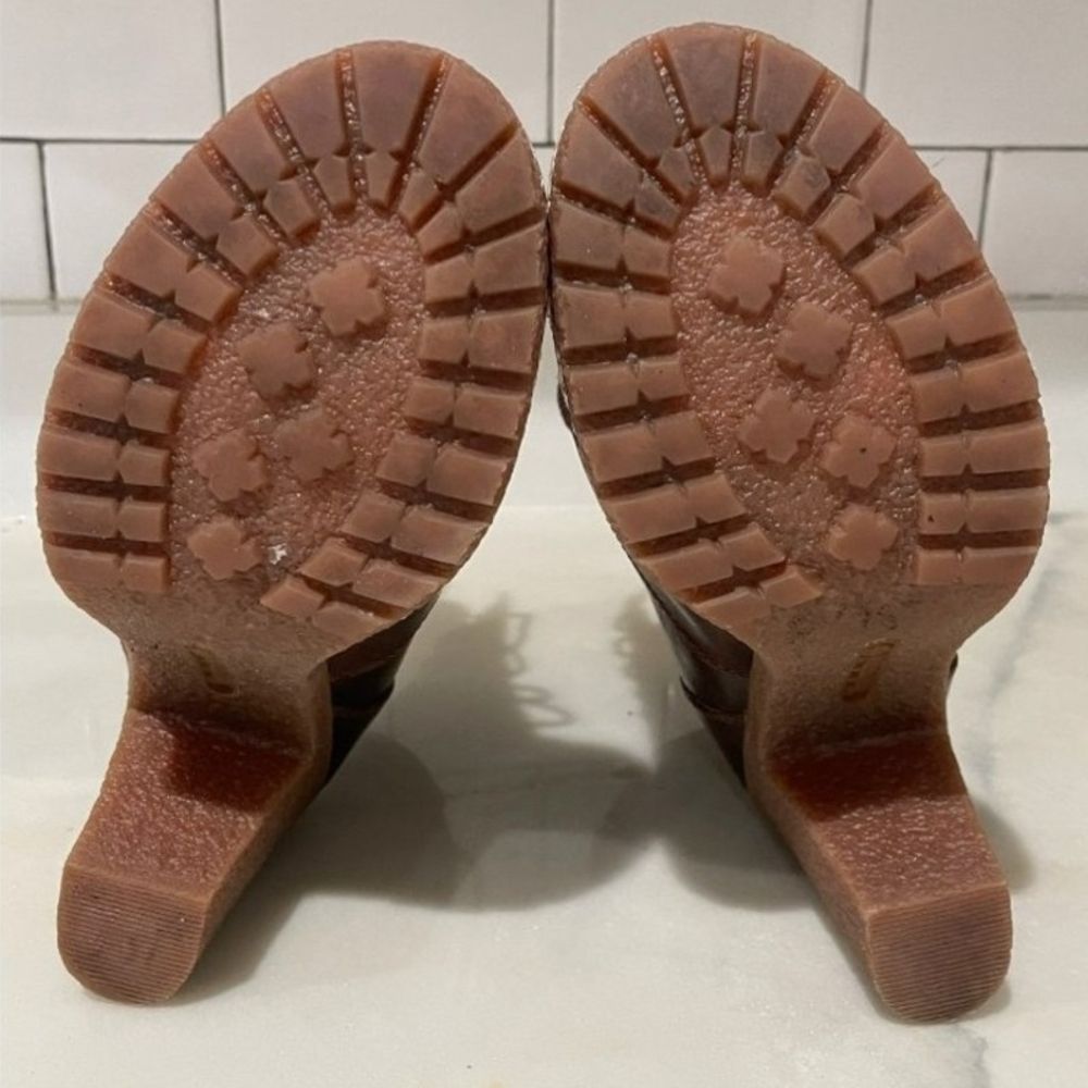 Timberland Brown Lace Up Boots with Chunky Heel and Vintage Finish - Picture 5 of 8